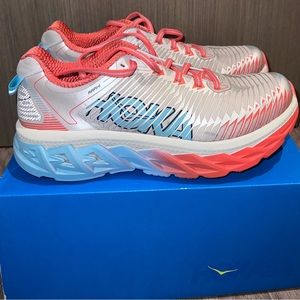 HOKA ONE ONE ARAHI MICRO CHIP / DUBARRY RUNNING SHOES - WOMEN'S size 7.5